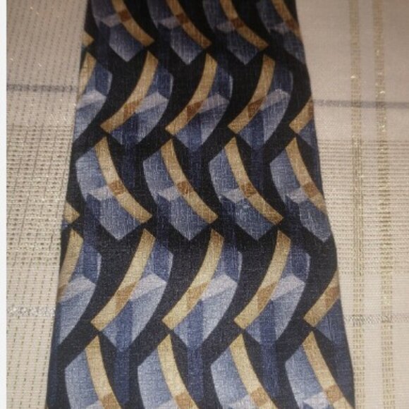 Villa Bugatti Men Tie Silk Necktie Navy Gold Blue Ornate Geometric Arch Curves - Picture 5 of 8